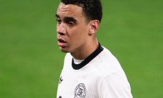 爱游戏官网入口-欧洲青年球员崭露头角，被誉为未来之星