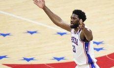 爱游戏体育地址-老鹰客场赢球，球队士气大振的简单介绍