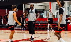 爱游戏亚洲官网-火箭队客场告捷，防守端发挥出色