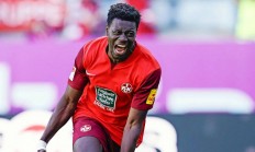 爱游戏登录入口-包含凯泽斯劳滕战平对手，保持不败表现继续的词条