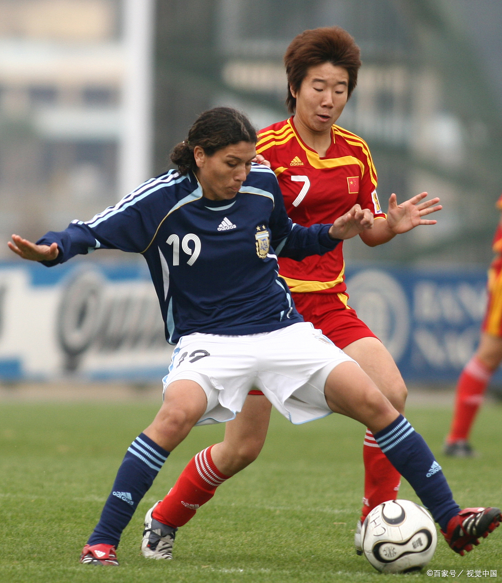 紧张激烈的足球对决,全球球迷乐此不疲的简单介绍 紧张激烈的足球对决,全球球迷乐此不疲的简单介绍