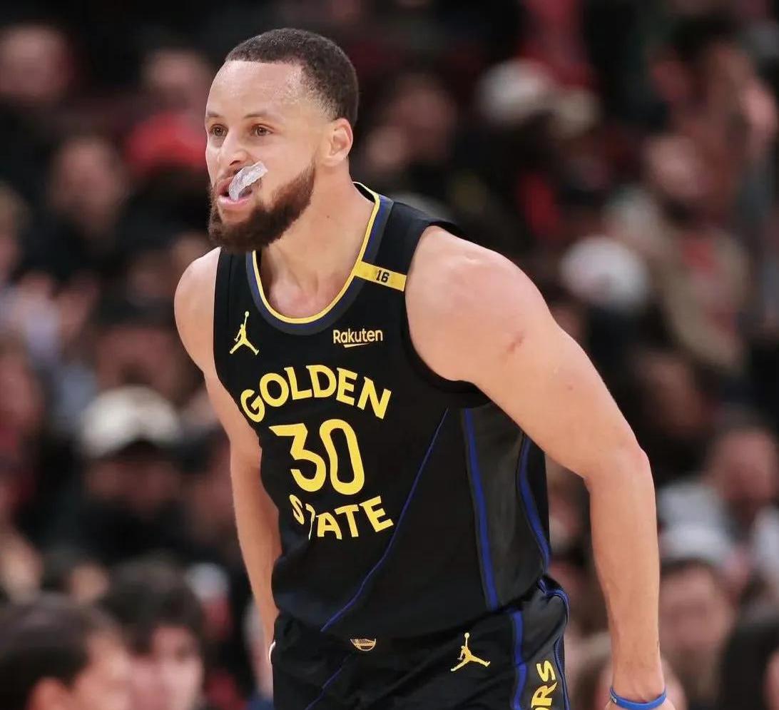 包含勇士队无懈可击状态几近完美，季后赛势不可挡的词条