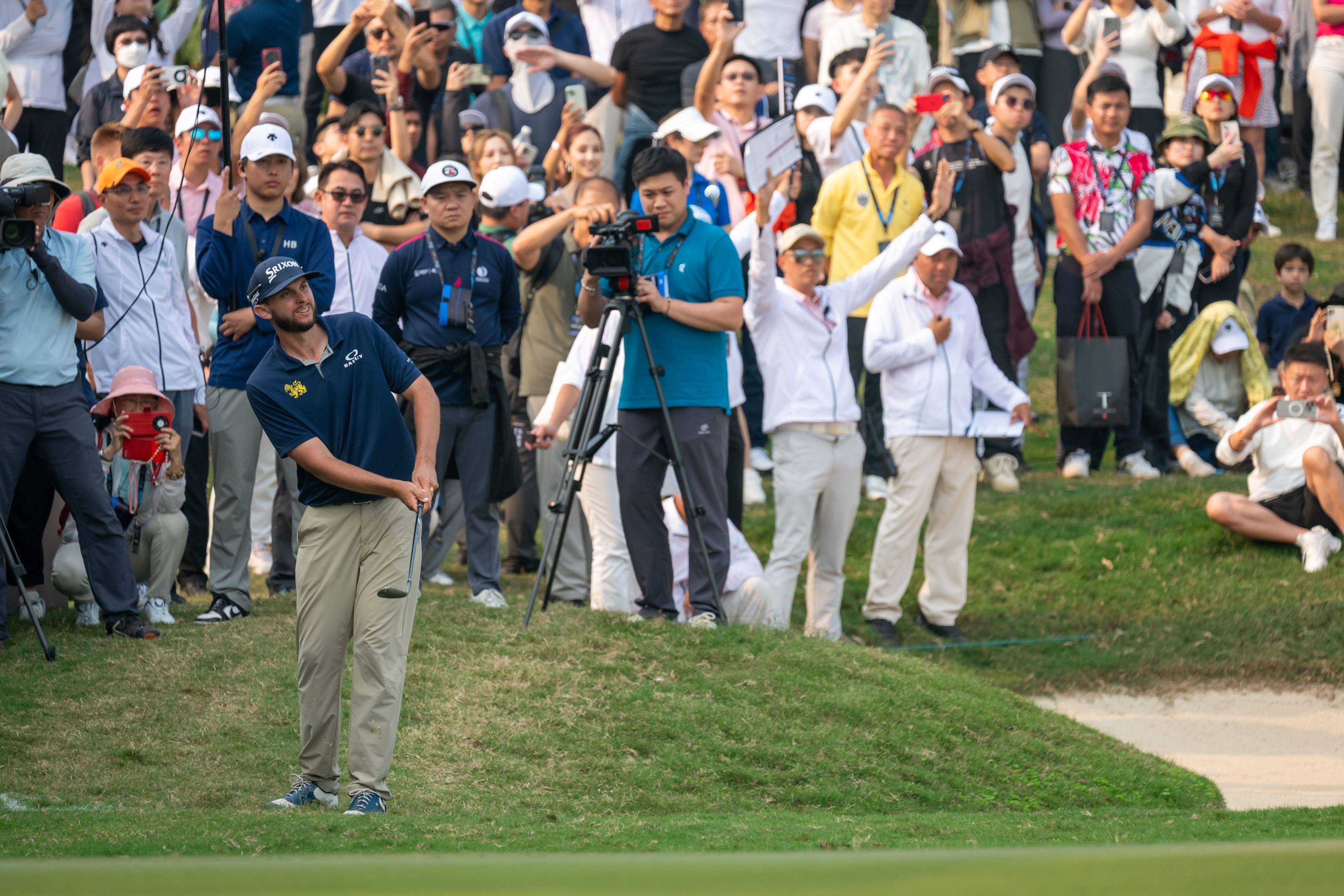 高尔夫赛场上,选手积极备战寻求突破的简单介绍 高尔夫赛场上,选手积极备战寻求突破的简单介绍