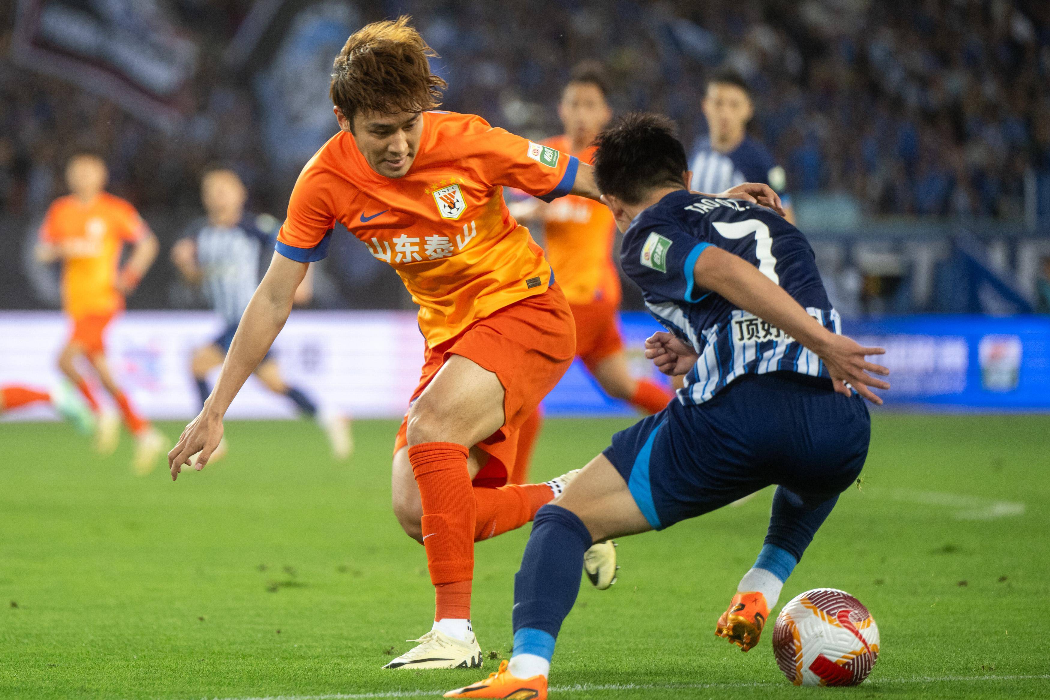 包含在山东泰山赛场上演中超,破门,引发观众齐声高喊的词条 包含在山东泰山赛场上演中超,破门,引发观众齐声高喊的词条