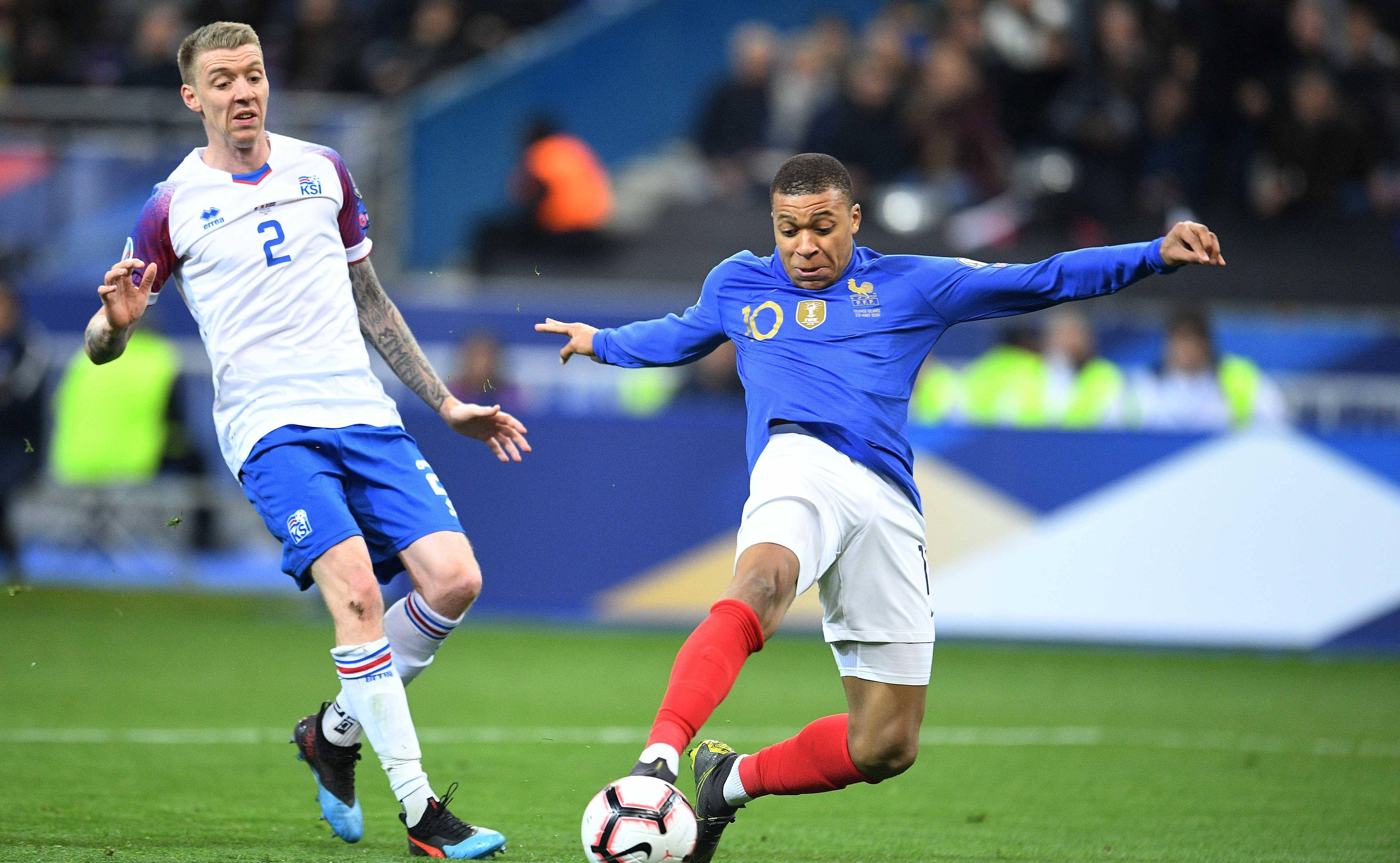 罗马尼亚战胜冰岛，争夺欧预赛淘汰赛资格的简单介绍