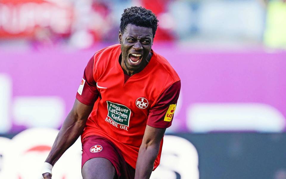 包含凯泽斯劳滕战平对手，保持不败表现继续的词条