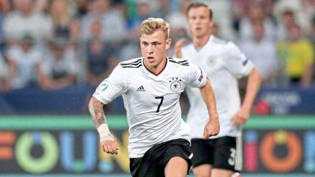 沙尔克主力中场缺席比赛,球队实力受损 沙尔克主力中场缺席比赛,球队实力受损