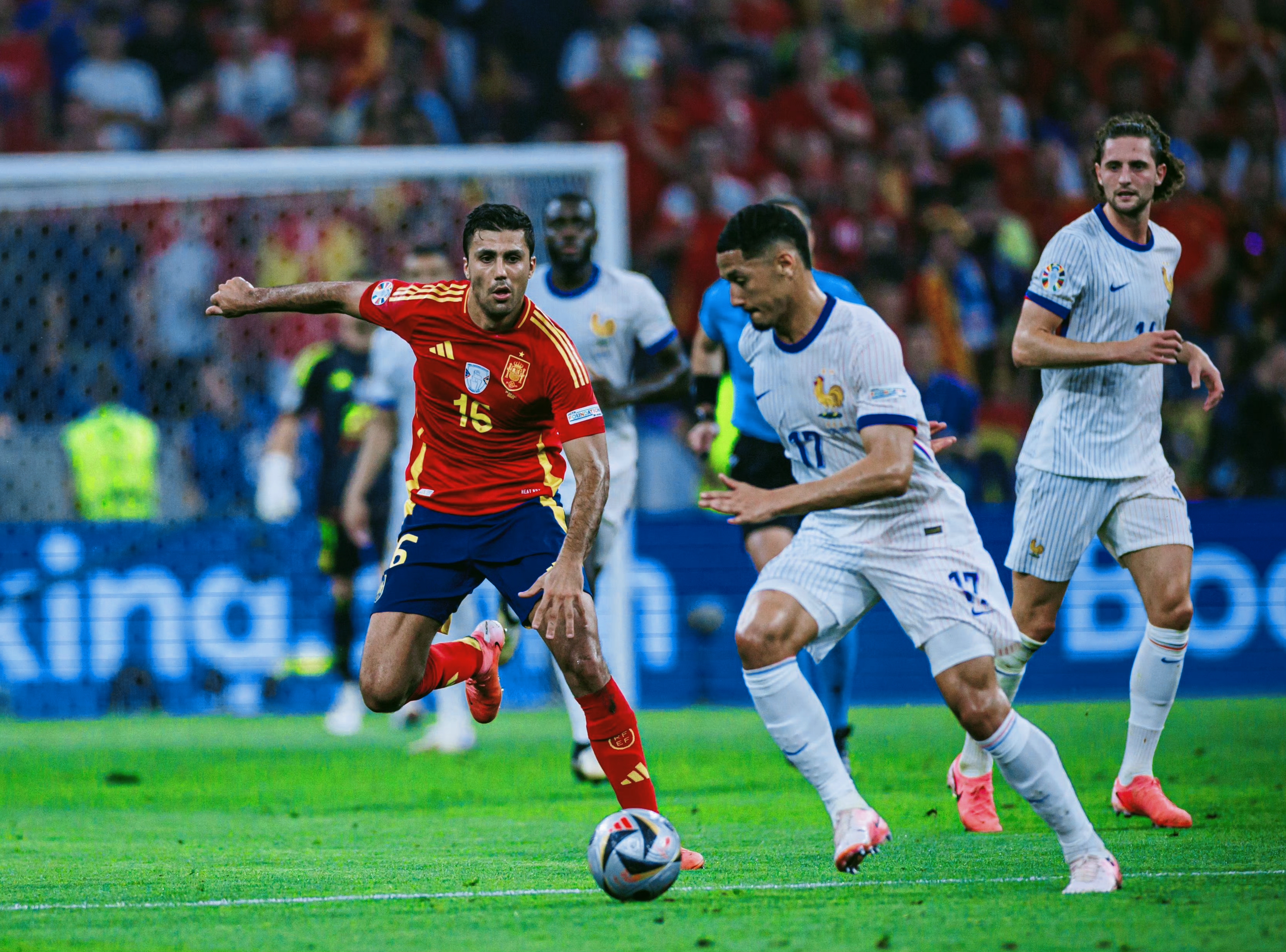 球员们已经开始备战下一个足球赛季的比赛 球员们已经开始备战下一个足球赛季的比赛