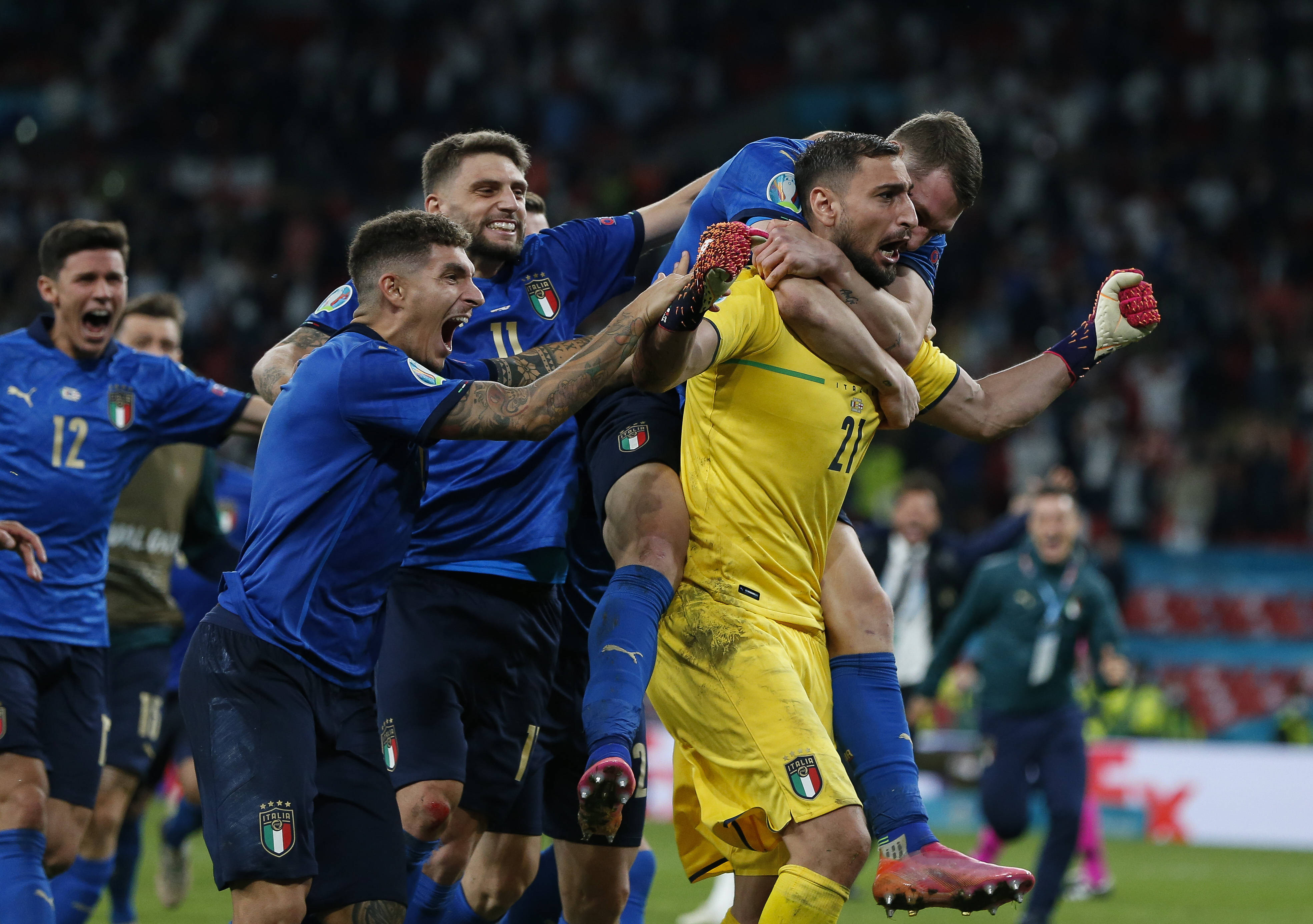 西班牙国家队实力强劲，备战欧锦赛的简单介绍