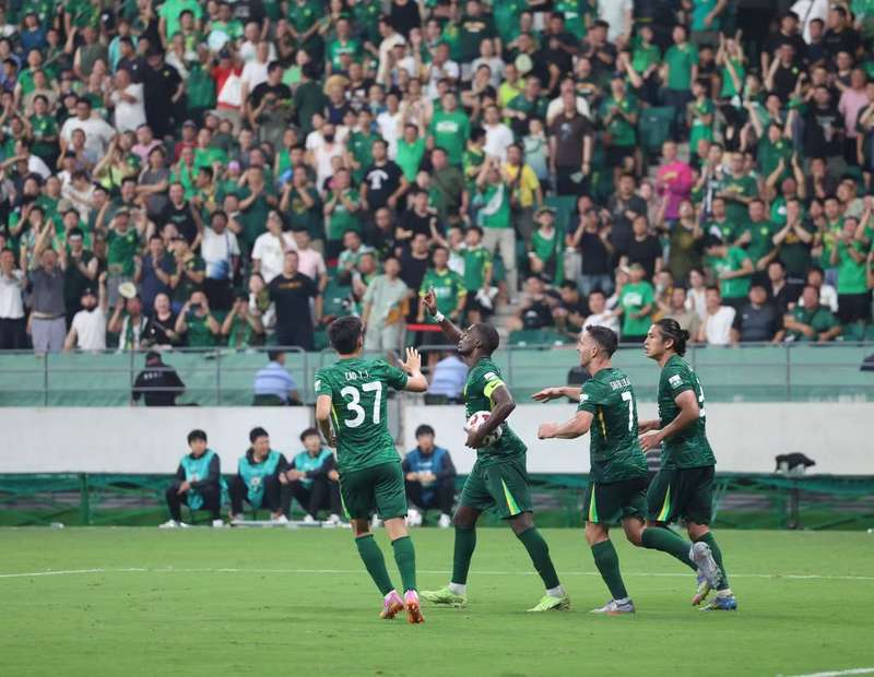 北京国安逼平对手,双方争夺胜利无果的简单介绍 北京国安逼平对手,双方争夺胜利无果的简单介绍