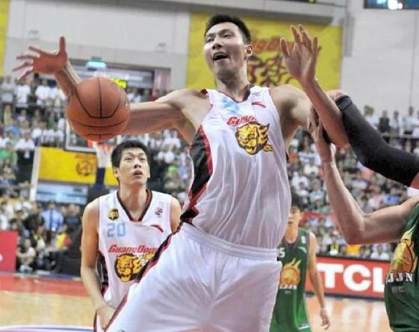 包含新疆队与广东宏远对决,胜负难料的词条 包含新疆队与广东宏远对决,胜负难料的词条