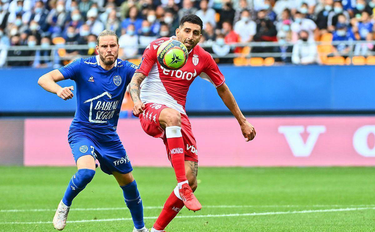 里尔在主场击败对手,稳固前四地位的简单介绍 里尔在主场击败对手,稳固前四地位的简单介绍