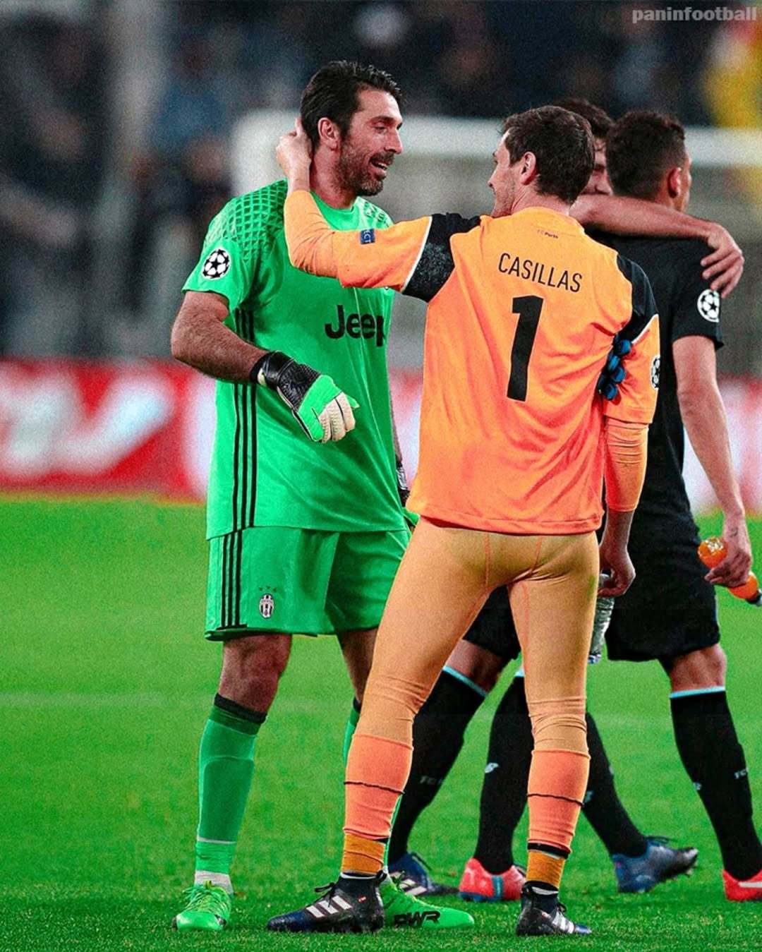 尤文图斯主场失利，争冠形势严峻