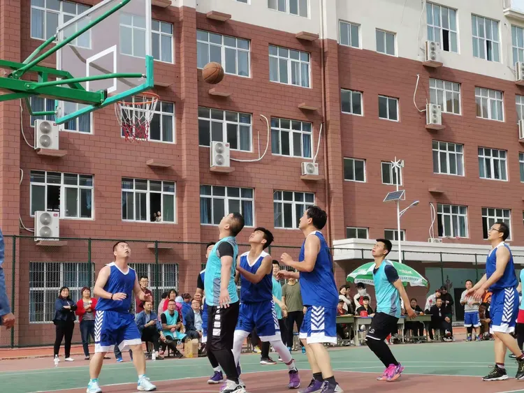 NBA球员赴贫困地区支教，助力教育事业的简单介绍