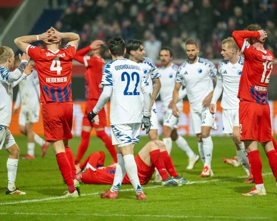 欧锦赛八分之一决赛战况激烈，热门球队出局的简单介绍