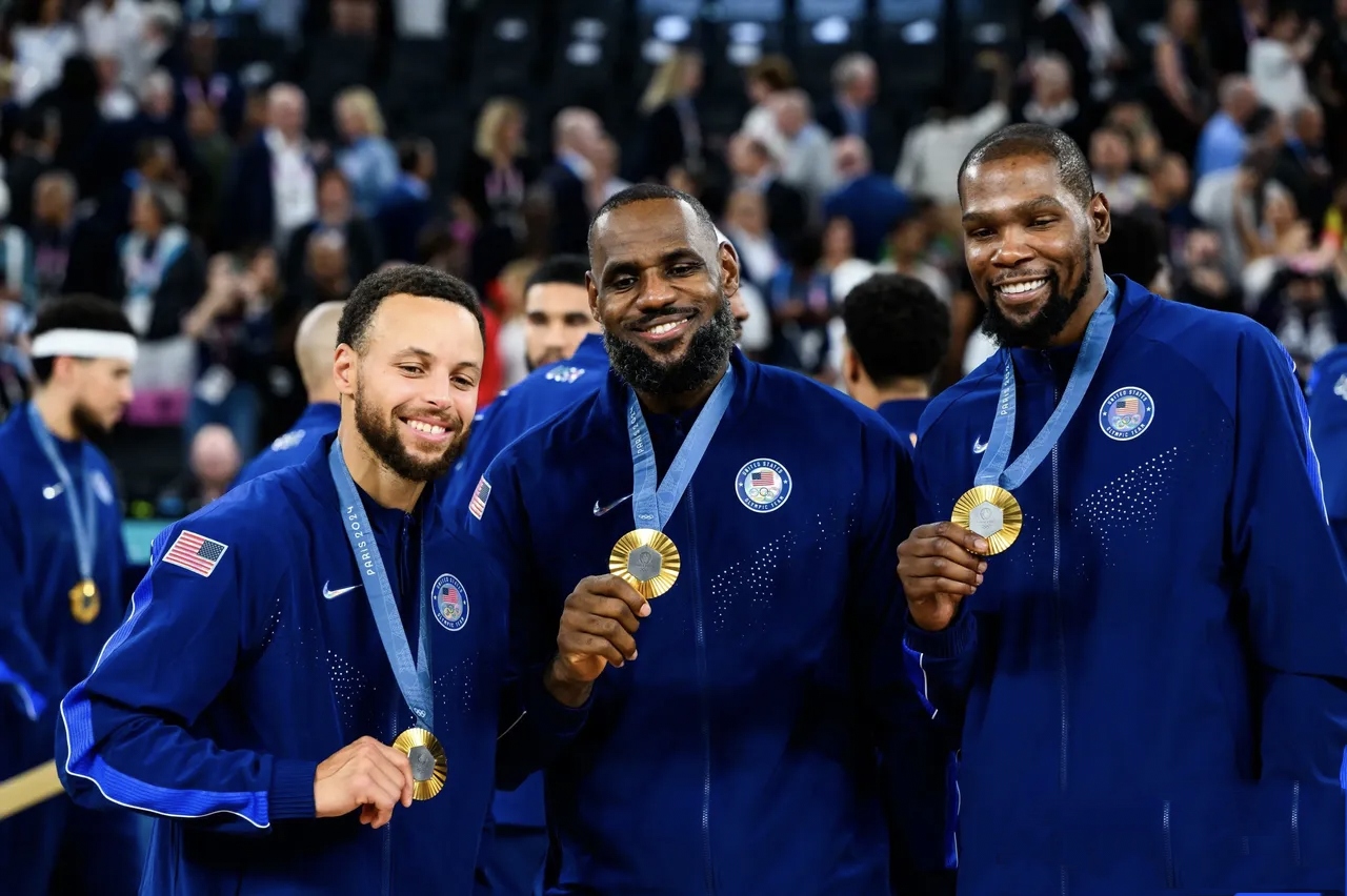 詹姆斯助攻队友破门,率领球队胜利 詹姆斯助攻队友破门,率领球队胜利