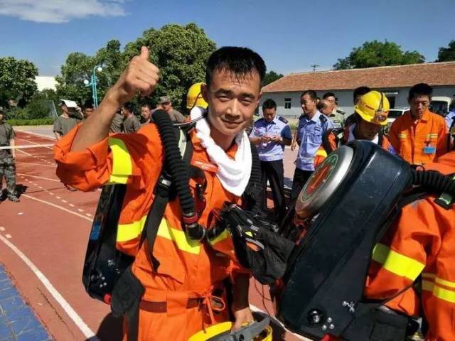 包含东西方巅峰对决，劲旅争霸，各展其长的词条