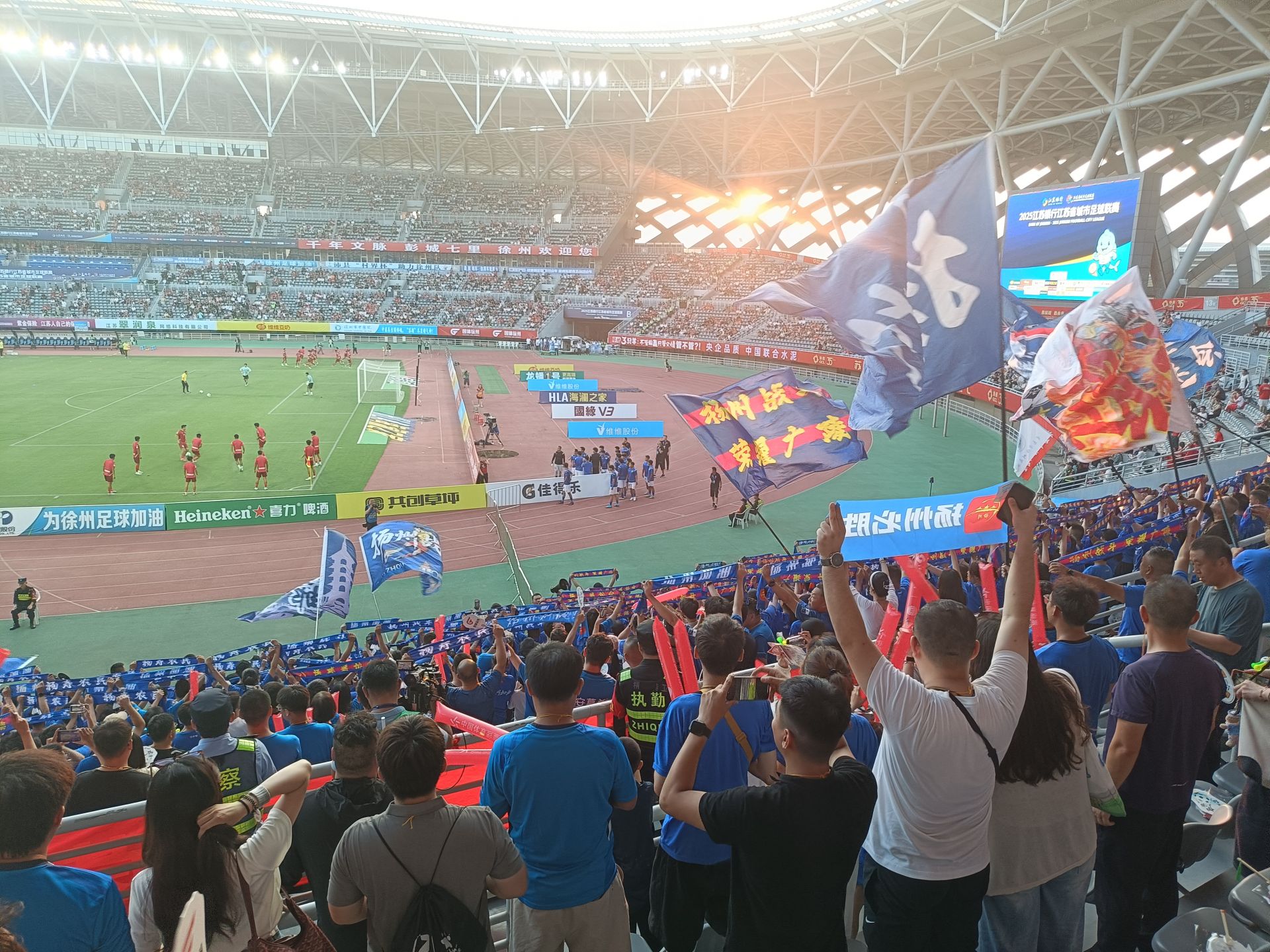 永不放弃!球队发扬斗志战胜对手 永不放弃!球队发扬斗志战胜对手