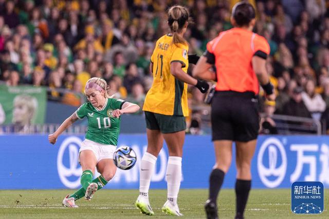 澳洲女足队在比赛中取得胜利 澳洲女足队在比赛中取得胜利