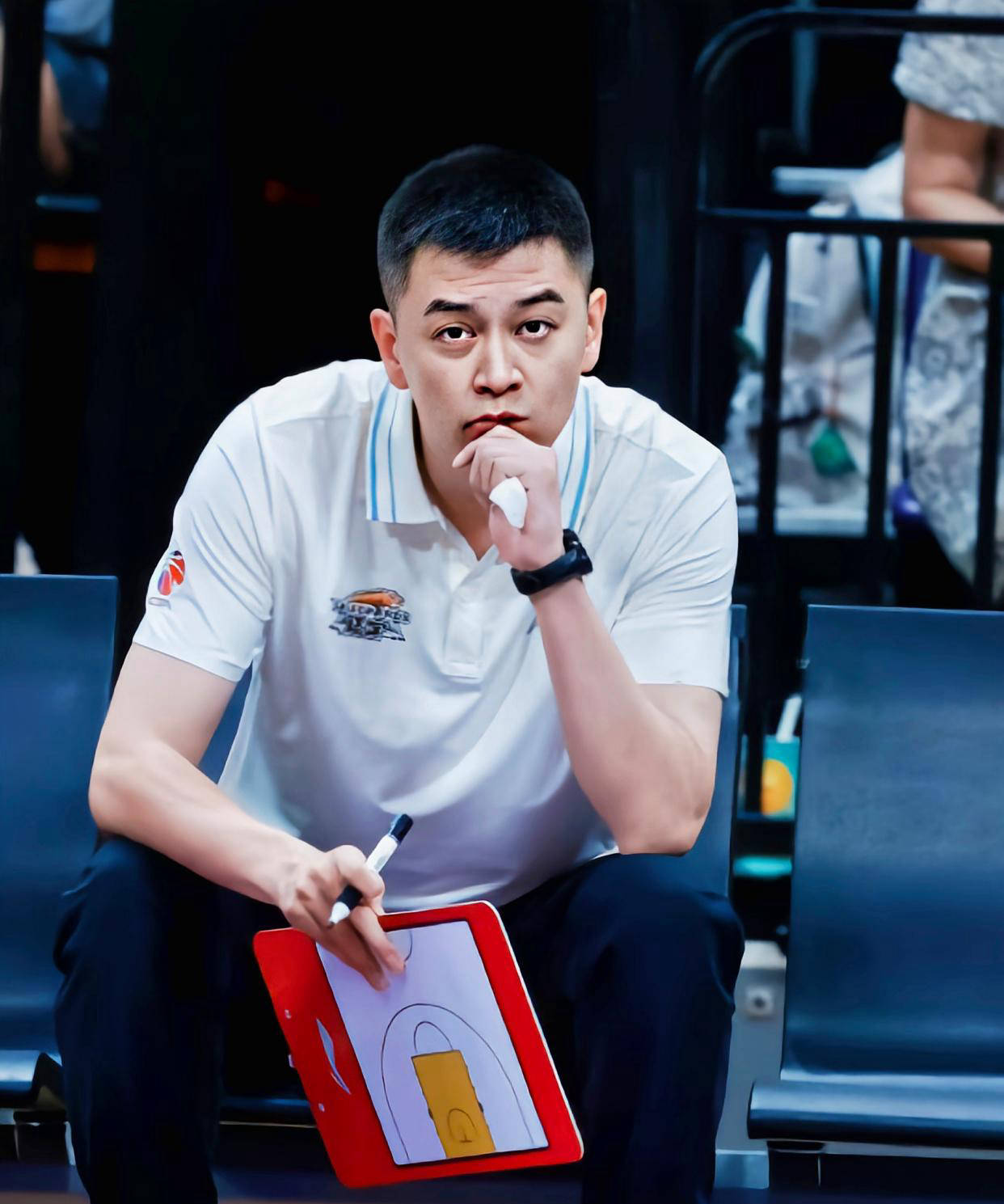 包含男篮主教练宣布将引进海外球员,提升实力的词条 包含男篮主教练宣布将引进海外球员,提升实力的词条