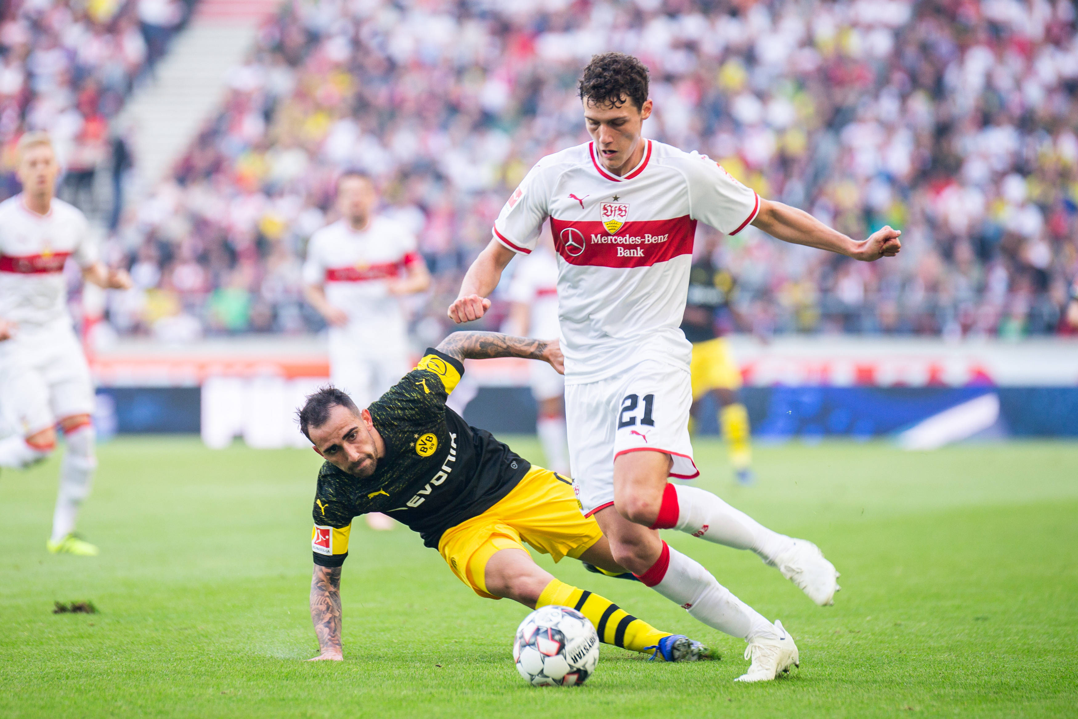 斯图加特队防线失守,遭遇连败局面 斯图加特队防线失守,遭遇连败局面