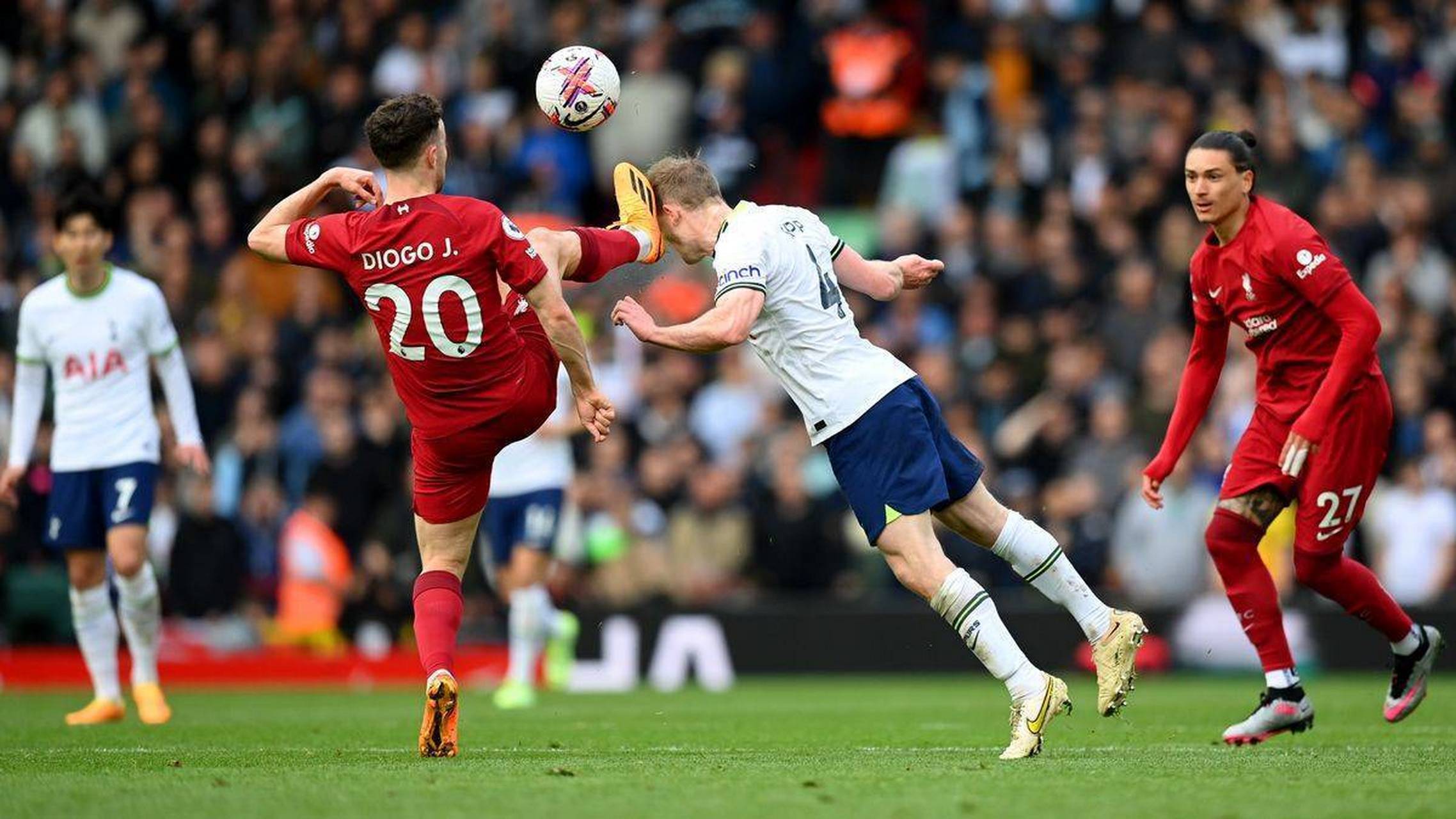 包含热刺击败强敌，季后赛路越来越近的词条