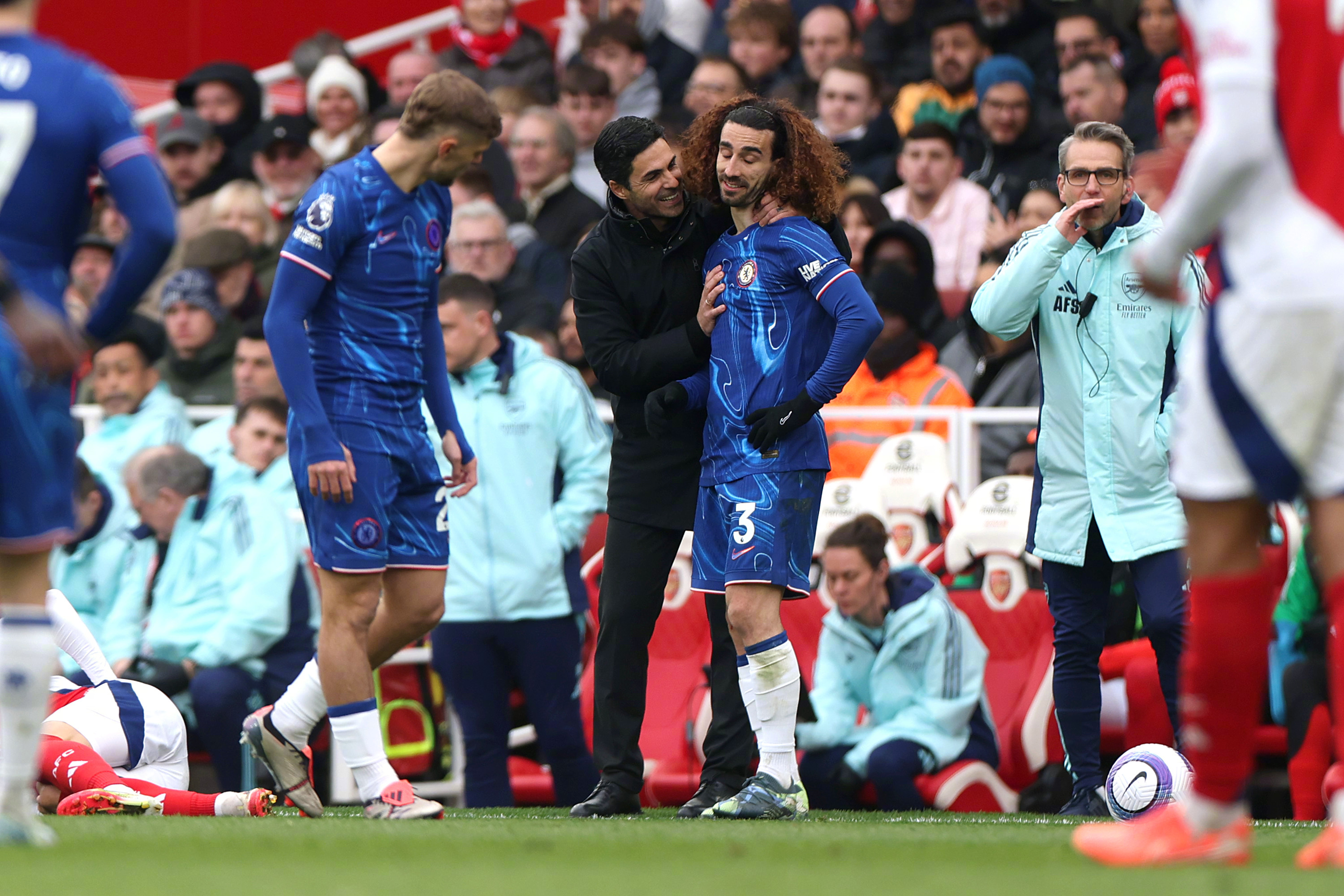 英格兰队与乌克兰队交锋,精彩对决即将打响 英格兰队与乌克兰队交锋,精彩对决即将打响