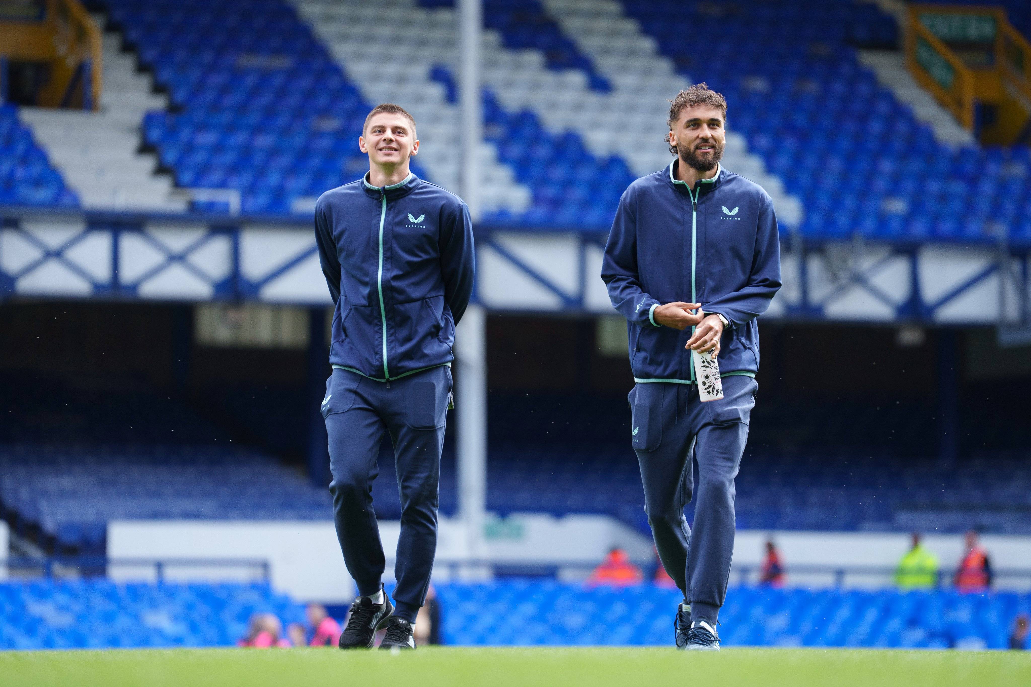 埃弗顿球员合练出现冲突,主教练陷入困境 埃弗顿球员合练出现冲突,主教练陷入困境