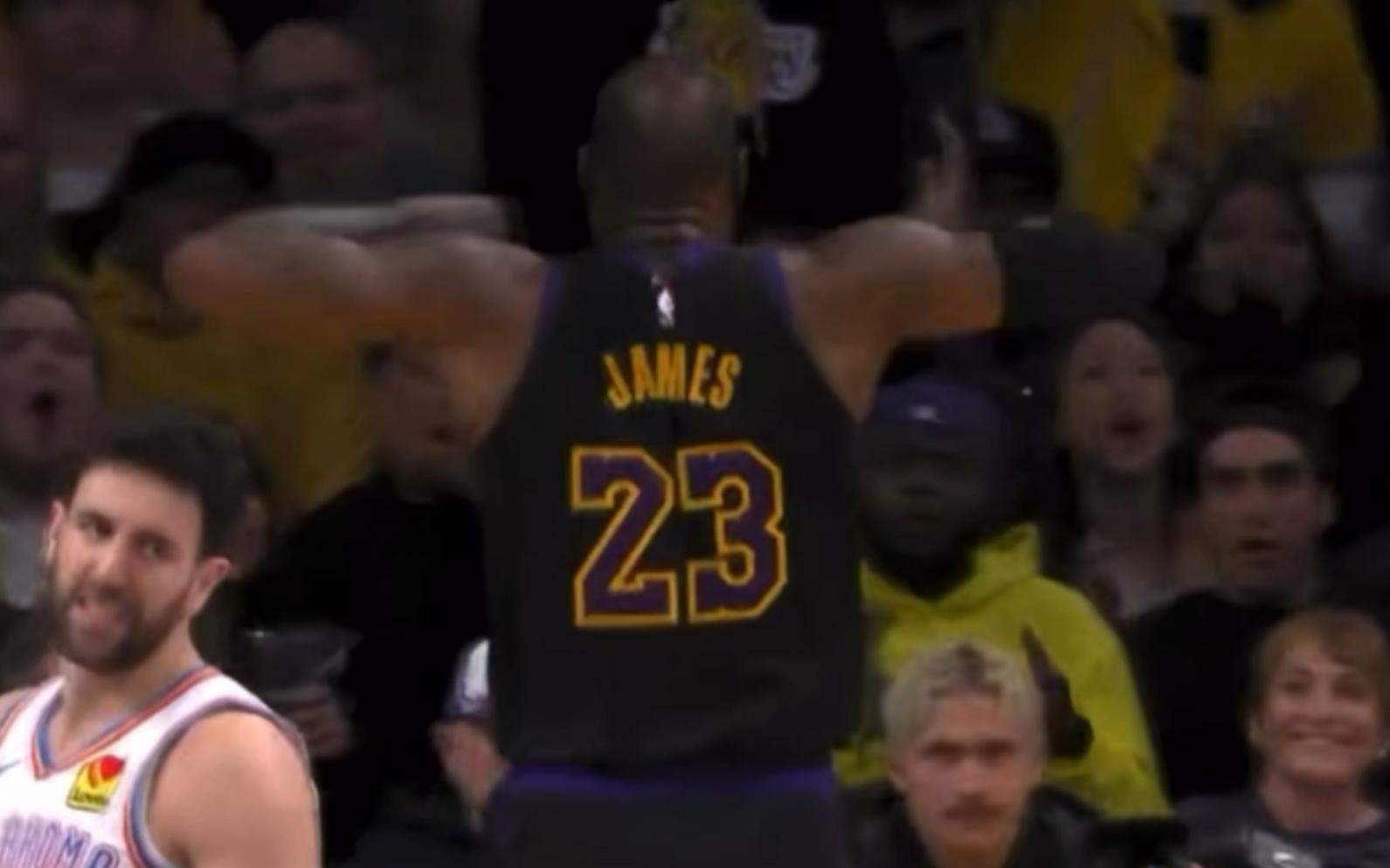 老鹰主场一波流击败湖人 老鹰主场一波流击败湖人