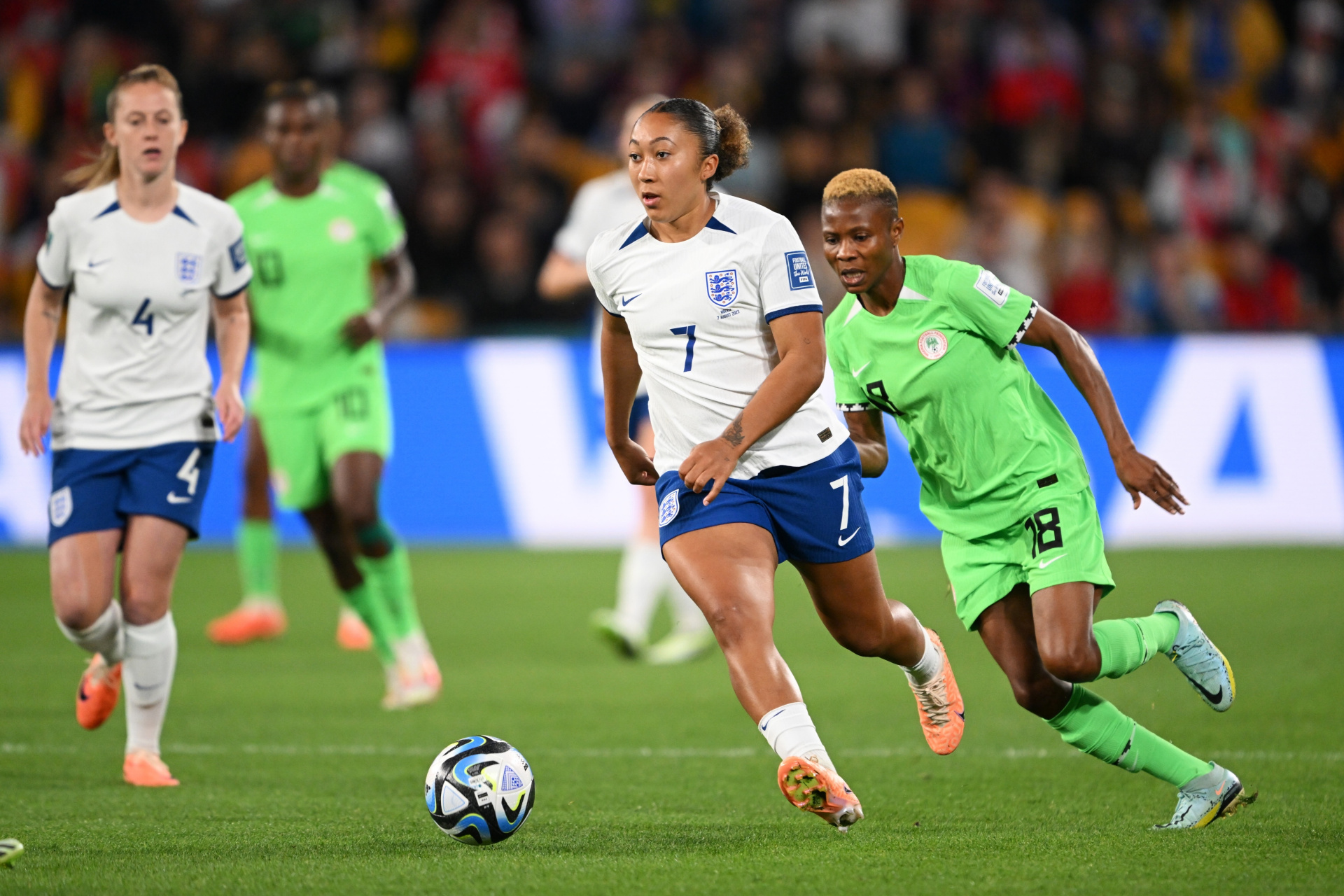 关于尼日利亚女足队员努力拼搏，收获胜利的信息