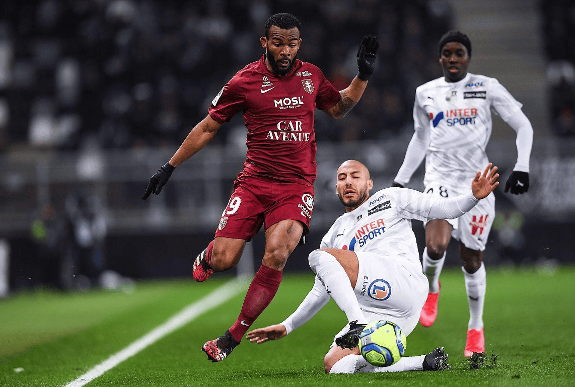 关于亚眠近期比赛强有力，展现实力的信息