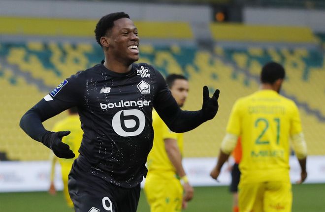 关于里尔客场大胜尼姆，稳居积分榜前列的信息