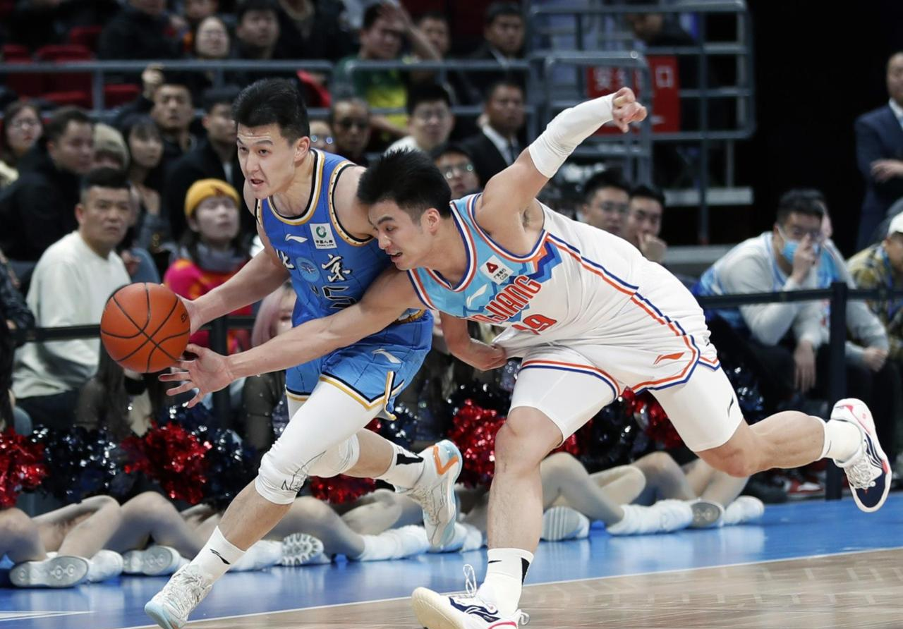 新疆队员远射得分，领先优势加大的简单介绍