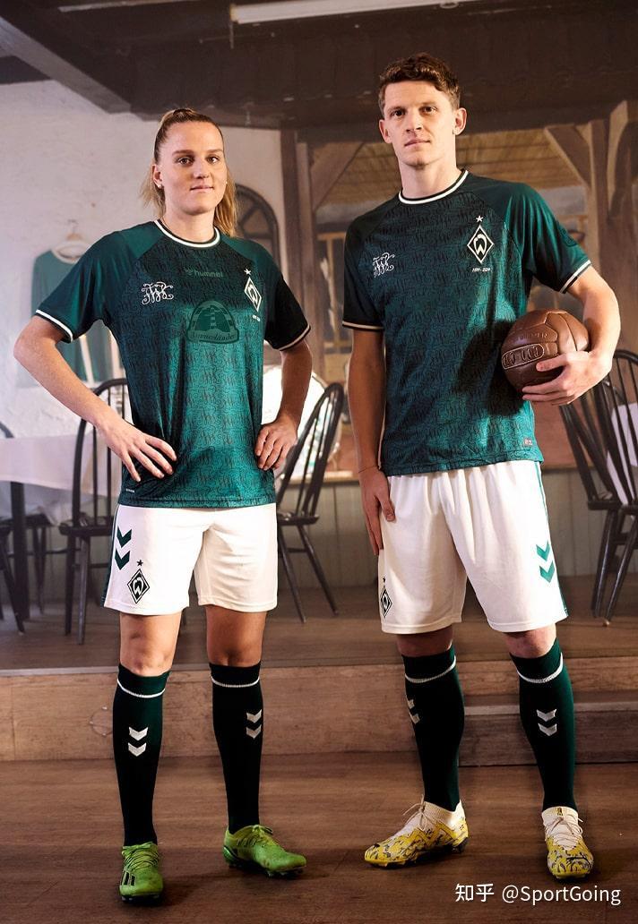 包含多特蒙德逼平云达不莱梅，平分秋色的词条