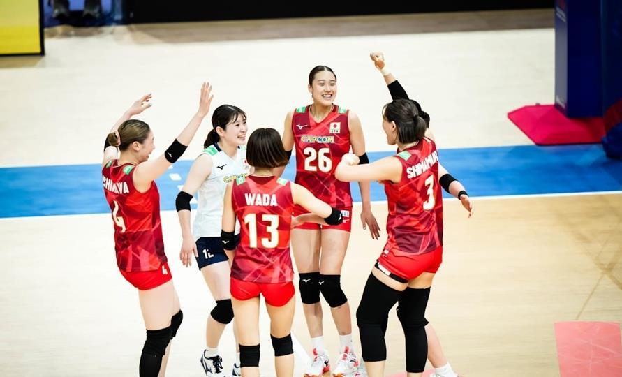 日本排球队掀翻对手,夺得冠军 日本排球队掀翻对手,夺得冠军